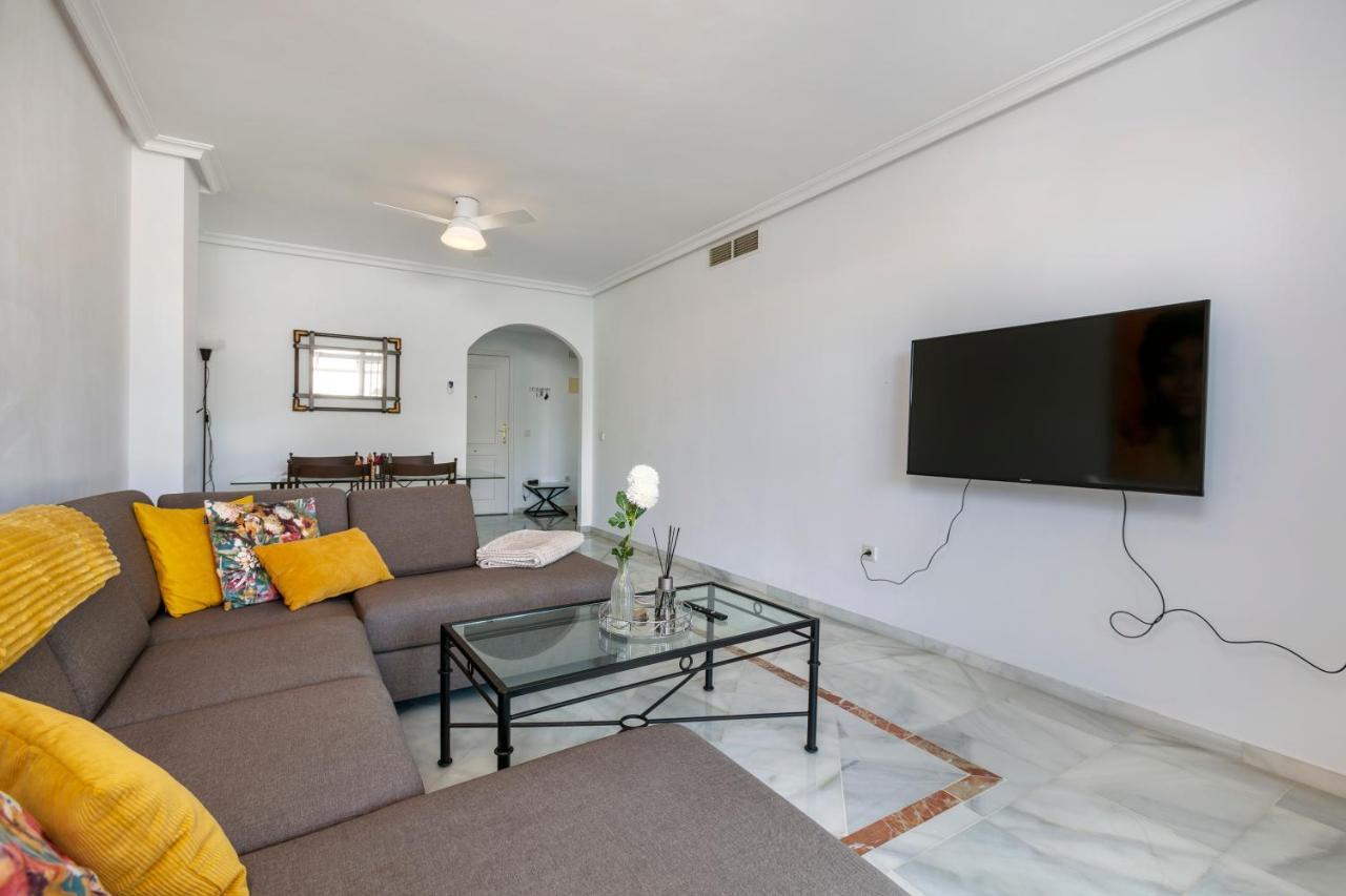 Lovely 2 Bedroom Locrimar V Walk To Beach Rdr260 Марбеля Екстериор снимка